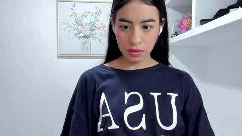 Snapshot of aitana05 chatting on 10.03.25 VALENTINA independent online show from 10.03.25