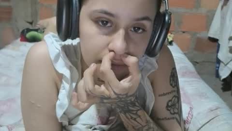 Snapshot of aitana23_ chatting on 05.19.26 aiti online show from 05.19.26
