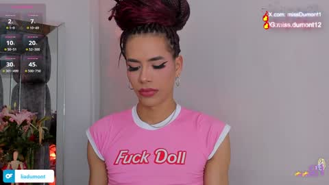 Queen Dumont   online show from 12.06.24