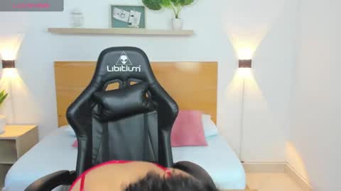 Aixa Burgos online show from 12.11.24