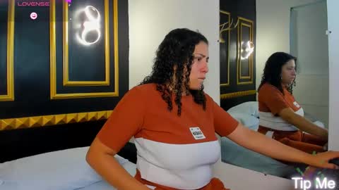 Aixa Burgos online show from 11.11.25