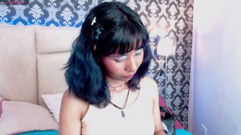 A K A N E  U W U online show from 01.13.25