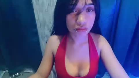 Snapshot of akari_yui chatting on 04.29.26 REA online show from 04.29.26