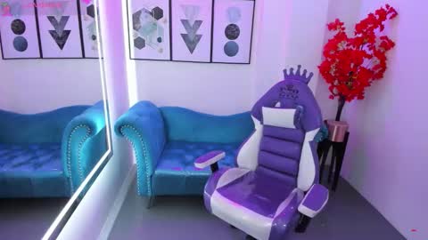 Azaka  online show from 09.20.25