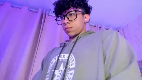 akazaboy online show from 12.21.25