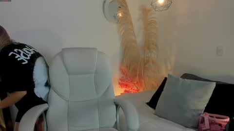 Snapshot of akemi__ chatting on 04.23.26 Abby Angel online show from 04.23.26