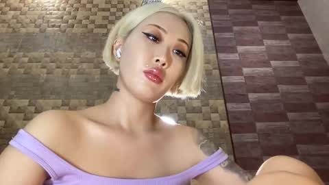 Akemi online show from 02.25.25