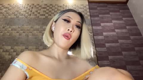 Akemi online show from 10.13.25