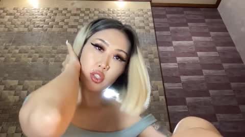 Akemi online show from 10.15.25