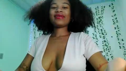 Snapshot of akemy_saunderz chatting on 06.16.26 akemy_saunderz online show from 06.16.26