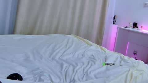 Snapshot of akerya chatting on 04.21.26 Hi Im Oli online show from 04.21.26