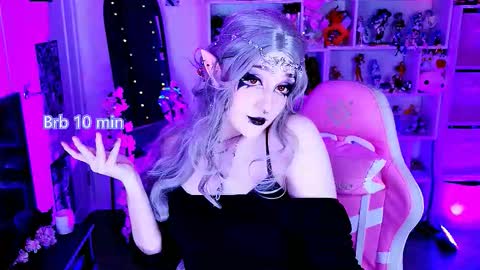 Snapshot of aki__ra chatting on 02.10.26 Aki online show from 02.10.26