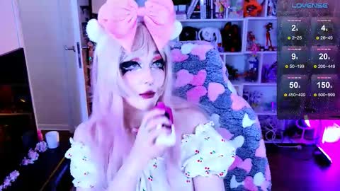 Snapshot of aki__ra chatting on 02.26.26 Aki online show from 02.26.26