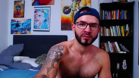 Snapshot of akiles_r chatting on 12.13.24 akiles online show from 12.13.24