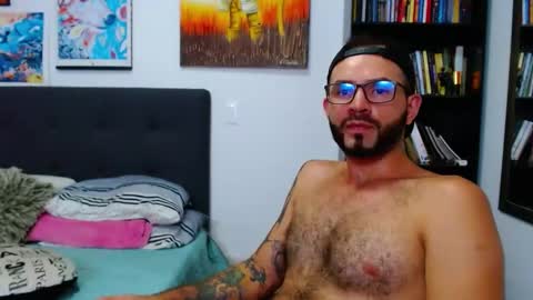 Snapshot of akiles_r chatting on 01.09.25 akiles online show from 01.09.25