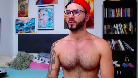 Snapshot of akiles_r chatting on 01.14.25 akiles online show from 01.14.25