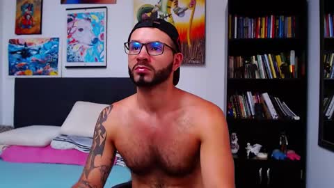 Snapshot of akiles_r chatting on 01.16.25 akiles online show from 01.16.25