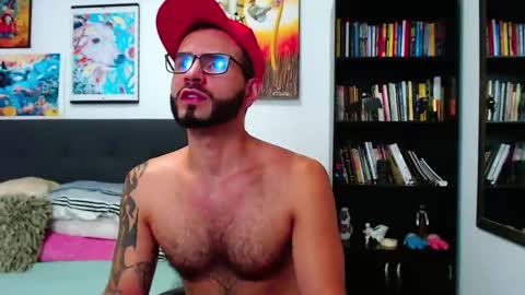 Snapshot of akiles_r chatting on 01.23.25 akiles online show from 01.23.25