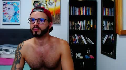 Snapshot of akiles_r chatting on 01.30.25 akiles online show from 01.30.25