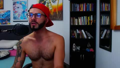 Snapshot of akiles_r chatting on 02.12.25 akiles online show from 02.12.25