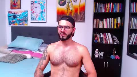 Snapshot of akiles_r chatting on 02.18.25 akiles online show from 02.18.25