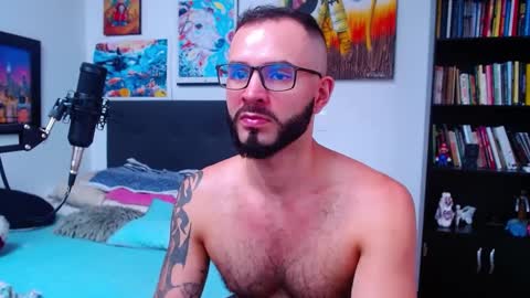 Snapshot of akiles_r chatting on 02.21.25 akiles online show from 02.21.25