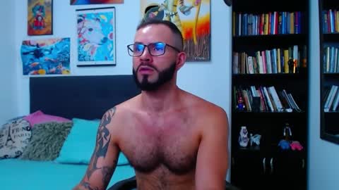 Snapshot of akiles_r chatting on 02.25.25 akiles online show from 02.25.25