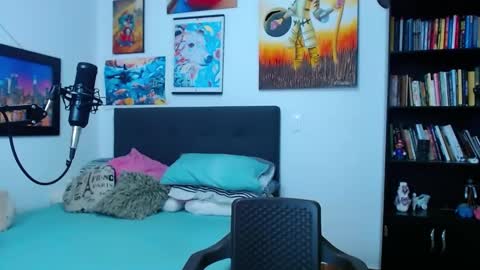 Snapshot of akiles_r chatting on 03.01.25 akiles online show from 03.01.25