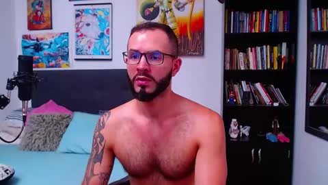 Snapshot of akiles_r chatting on 03.06.25 akiles online show from 03.06.25