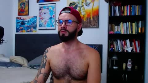 Snapshot of akiles_r chatting on 10.23.25 akiles online show from 10.23.25