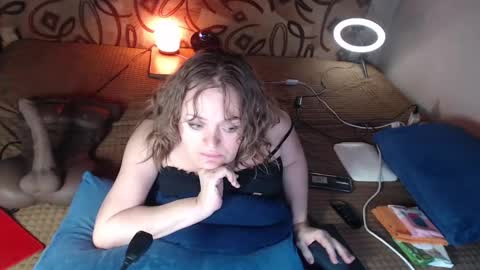 Snapshot of akindmodel chatting on 01.22.25 Natalie online show from 01.22.25