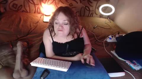 Snapshot of akindmodel chatting on 01.25.25 Natalie online show from 01.25.25