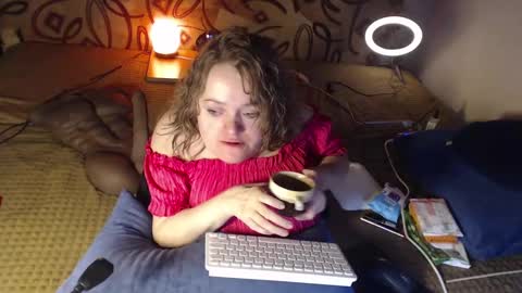 Snapshot of akindmodel chatting on 01.25.25 Natalie online show from 01.25.25