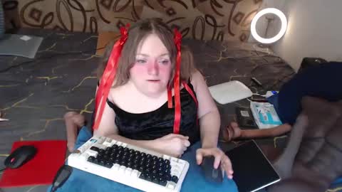 Snapshot of akindmodel chatting on 03.08.25 Natalie online show from 03.08.25