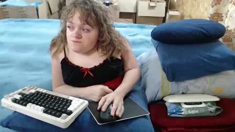 Snapshot of akindmodel chatting on 09.09.25 Natalie online show from 09.09.25