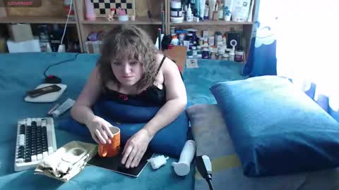 Snapshot of akindmodel chatting on 10.16.25 Natalie online show from 10.16.25