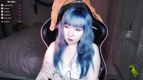 akirahartyx online show from 01.04.25