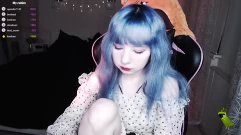 akirahartyx online show from 01.12.25