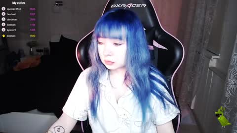 akirahartyx online show from 01.28.25