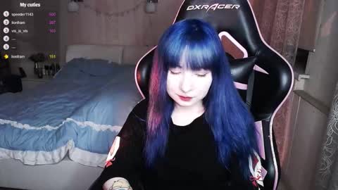 akirahartyx online show from 09.25.25