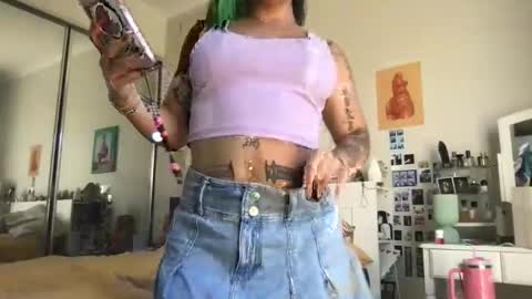 Snapshot of akirazayy chatting on 12.03.25 Akira Zay online show from 12.03.25