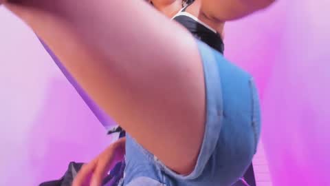 Alahia Rodriguez online show from 09.26.25