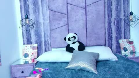 Snapshot of alahiaevansz chatting on 02.15.26 AlahiaEvansz online show from 02.15.26