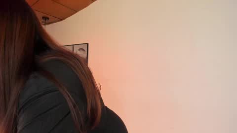 Snapshot of alaia_carter chatting on 10.03.25 Alaia Carter online show from 10.03.25