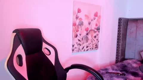 Snapshot of alaia_carter chatting on 10.23.25 Alaia Carter online show from 10.23.25