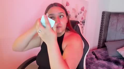 Snapshot of alaia_carter chatting on 11.11.25 Alaia Carter online show from 11.11.25