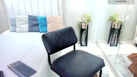     online show from 04.18.26