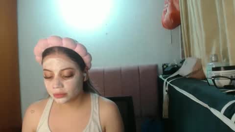 Snapshot of alaina_blessed chatting on 05.13.26 alaina_blessed online show from 05.13.26