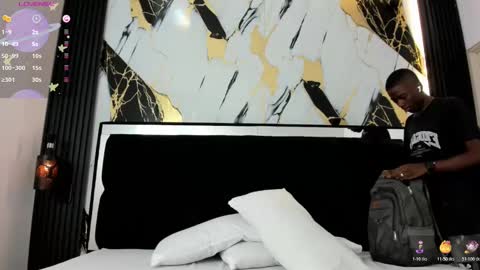 Snapshot of alan_blacke chatting on 11.01.25 alan_blacke online show from 11.01.25