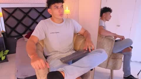 Snapshot of alan_castillo_ chatting on 03.25.26 Alan online show from 03.25.26